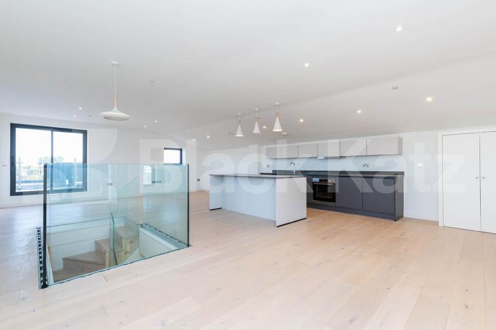 1,266 square foot Penthouse two bedroom and two bathrooms with a 180 degree view Tottenham Lane, Crouch End